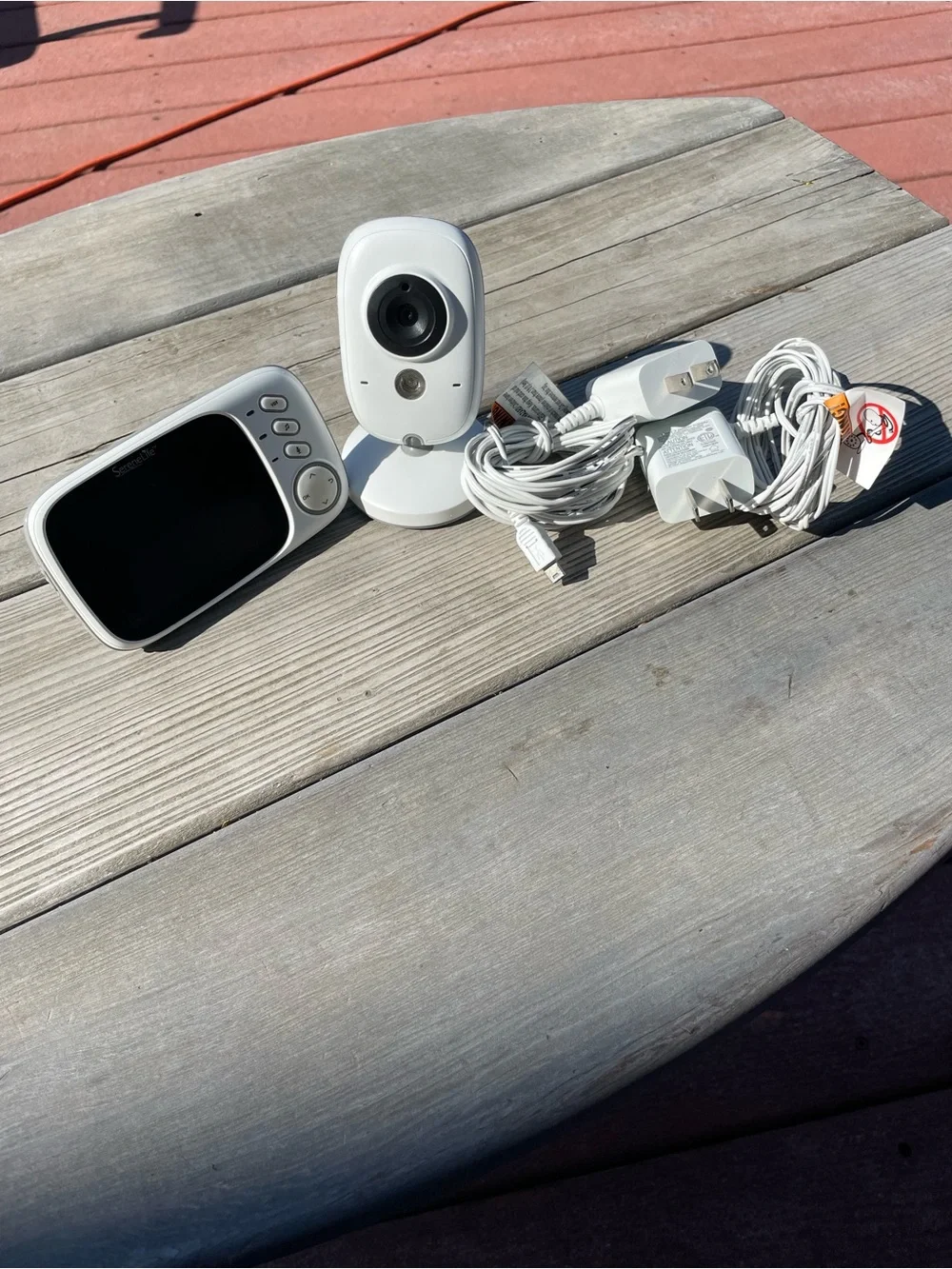 SereneLife Wireless Baby Monitor. Screen can also be wireless. NO WIFI NEEDED.